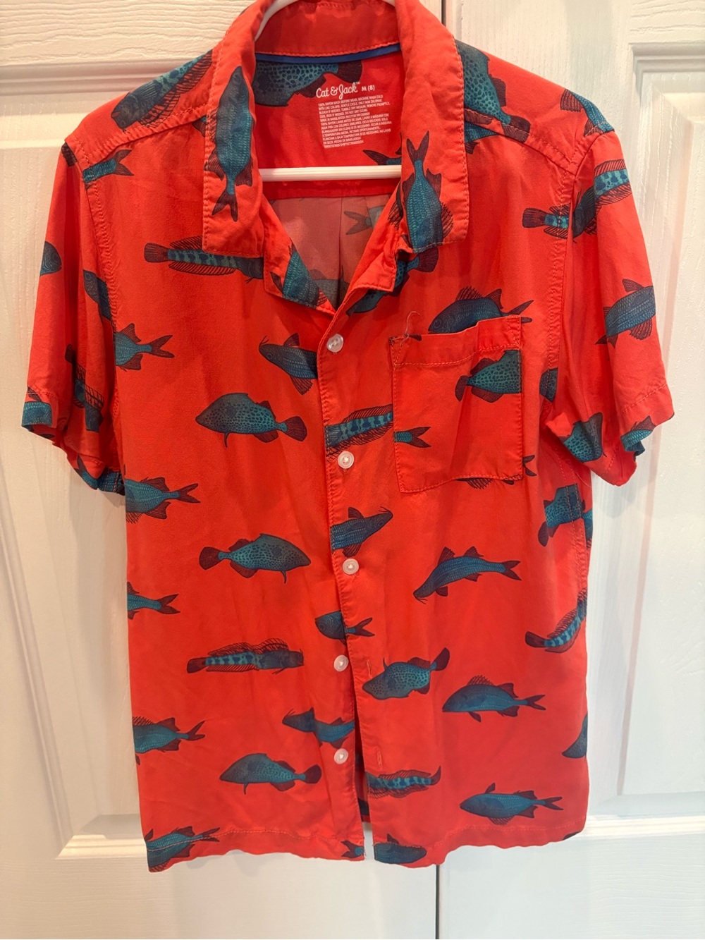 Cat & Jack Boys Red Short-Sleeve Fish Print Button-Up Shirt Size Medium (8)